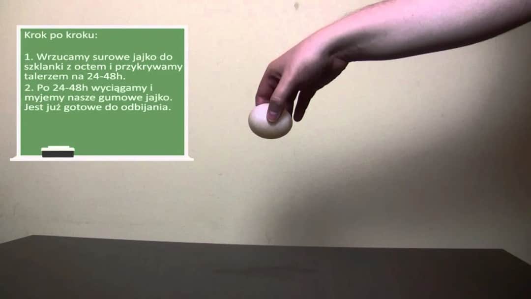 Gumowe jajko: prosty eksperyment chemiczny dla dzieci w domu