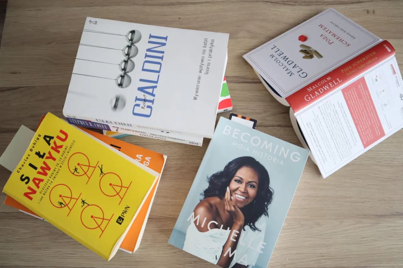 Najlepsze książki rozwojowe: sprawdzone rekomendacje, które zmienią Twoje życie